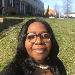 Meet your Posher, Sharon